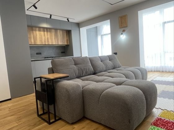 Стильна трикімнатна квартира  з ремонтом та меблями Івано-Франківськ