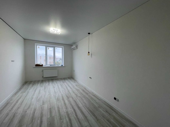 Простора двокімнатна квартира у ЖК“Сади Вишневі”, вул. Святошинська,52 - фото 1