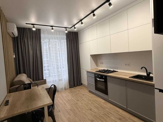 Простора квартира з ремонтом та меблями ЖК Нові Метри Парк Ирпень