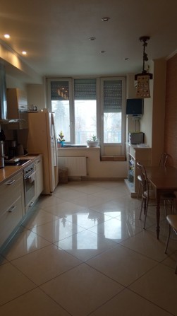 Продам 2кім.квартиру в центрі міста Бровари. - фото 1