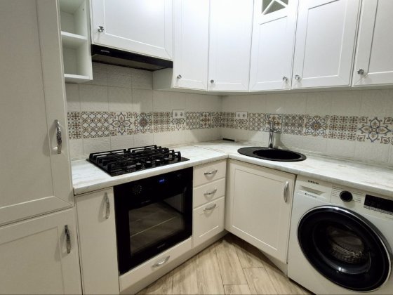 3-кімнатна квартира з ремонтом,  великою лоджиєю та гардеробною. Ірпінь