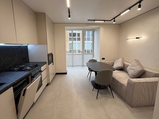 2к квартира з новим сучасним якісним ремонтом, технікою та меблями! Ірпінь