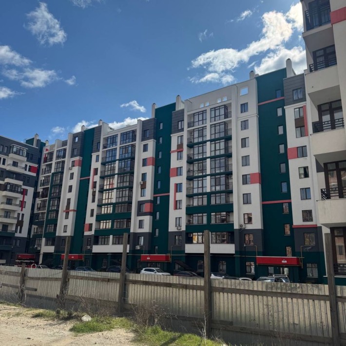 Простора 3 кімнатна квартира в продажу , біля ТЦ Авенір Плаза - фото 1