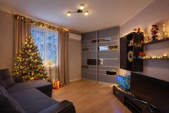 Продаж 1-кімнатної квартири з ремонтом, меблями та технікою вул.Лісова - фото 1