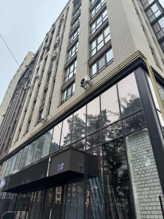 Терміновий продаж повноцінної 1 кімнатної квартири з балконом в центрі - фото 1