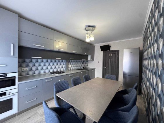 Продам двокімнатну квартиру Каскад Івано-Франківськ