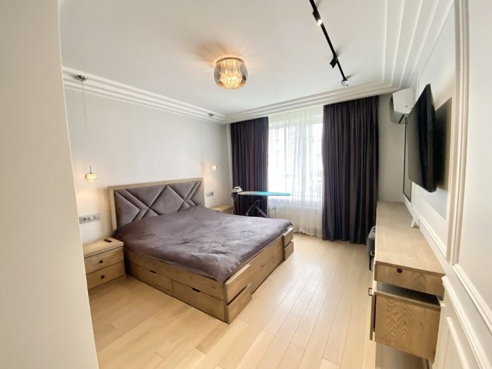 Продається квартира. ЖК Липки. Вул. Мазепи. 83 м². Шикарний ремонт. - фото 1