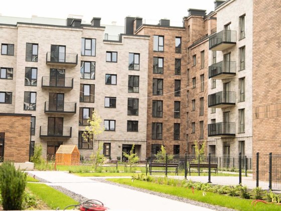 ГОТОВА 3к квартира з великим ПАТІО в малоповерховому будинку Івано-Франківськ