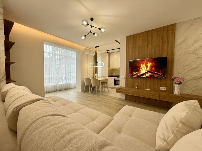 Шикарна 1кім з кухнею-студією в центрі! 9 поверх, 46м2! - фото 1