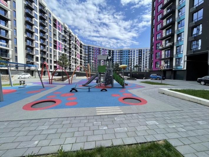 Продаж двокімнатної квартири в ЖК Фемелі Плаза із кухнею-студією Ремон - фото 1