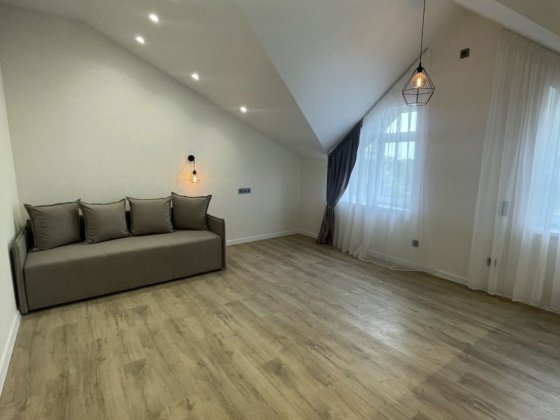 Квартира-студія з ремонтом за 30700 Буча