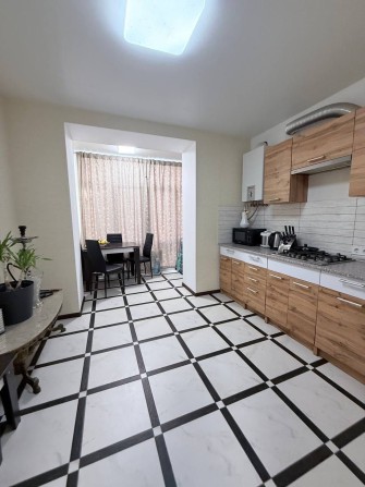 Терміново! Однокімнатна квартира з ремонтом ГАЗ - фото 1