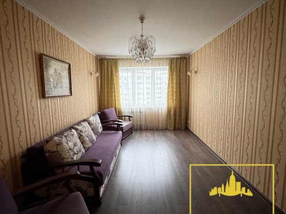 Продаж трикімнатної квартири на Молодіжному Кременчук