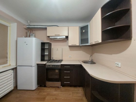 1 кім 36м на Київській з Меблями та Технікою - заходь та живи !