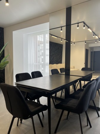 Продається квартира з дизайнерським ремонтом у ЖК “Княгинин” - фото 1