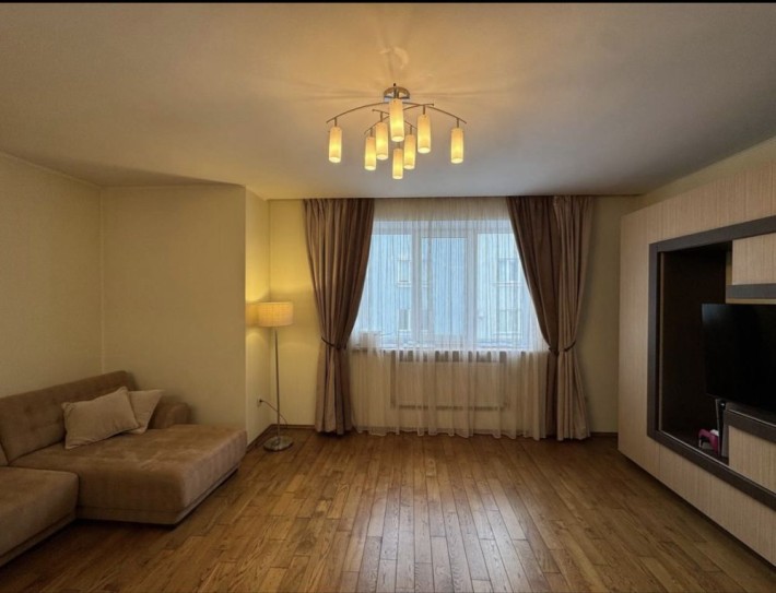 Продаж 3-кімнатної квартири по вулиці Курінного Чорноти - фото 1