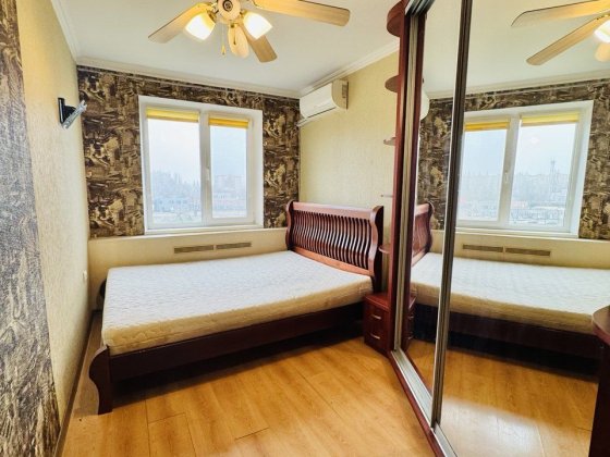 Продам 2 кімнатну квартиру Космонавтів Артем Кривой Рог