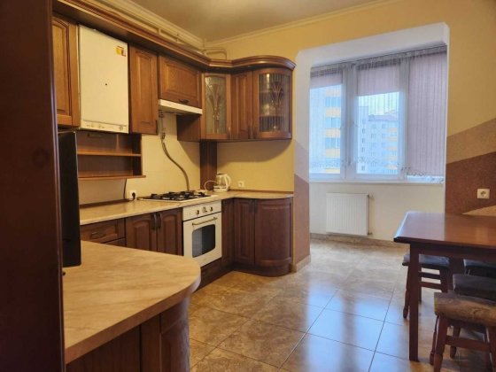 Продається простора 4 к.квартира! Можна по перерахунку! Ивано-Франковск