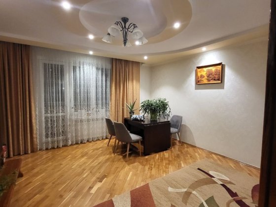 Продаж 3-х кімнатної квартири 87 м2 з індивідуальним газовим опаленням Луцьк