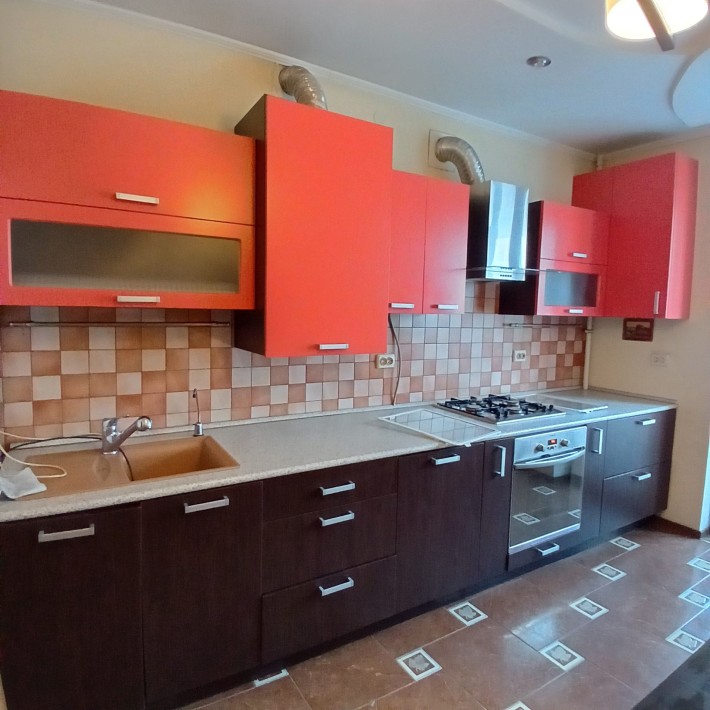 Терміновий продаж 2х кім квартири,центр міста - фото 1