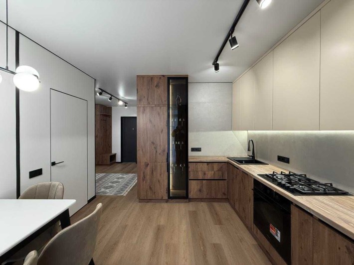 Шикарна 1 к квартира з ремонтом в центрі - фото 1