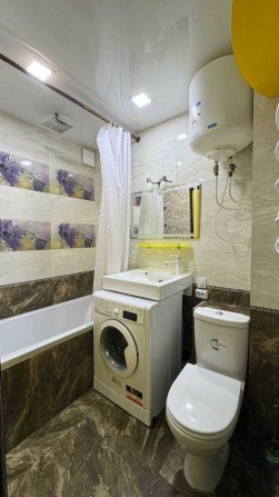 Продаж 2-кімн з ремонтом і меблями 129 квартал за Зарічним - фото 1