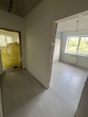 2% податки! Величезна квартира з ремонтом! Поруч ліс! - фото 1