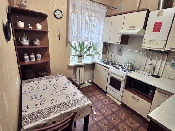 Продам 3 кімнатну квартиру з автономним опаленням на Соцмісті. Кривой Рог