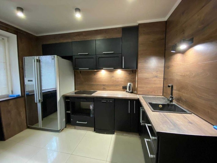 Трехкомнатная «чешка» с ремонтом, в Центрально-Городском районе - фото 1