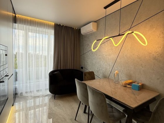 Двокімнатна квартира з новим дизайнерським ремонтом! Центральний парк! Ірпінь