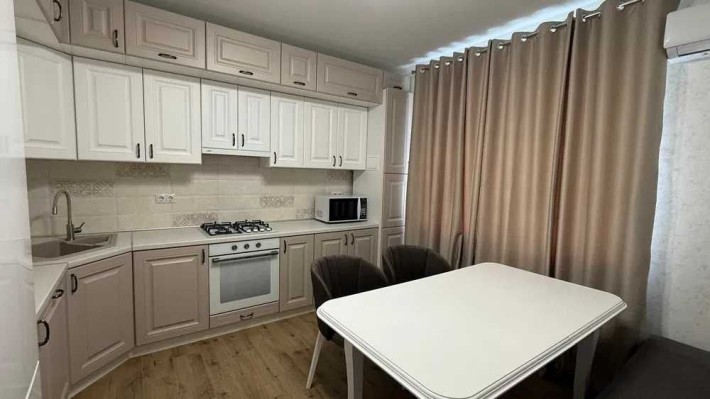 3-кімнатна квартира в серці Івано-Франківська - фото 1