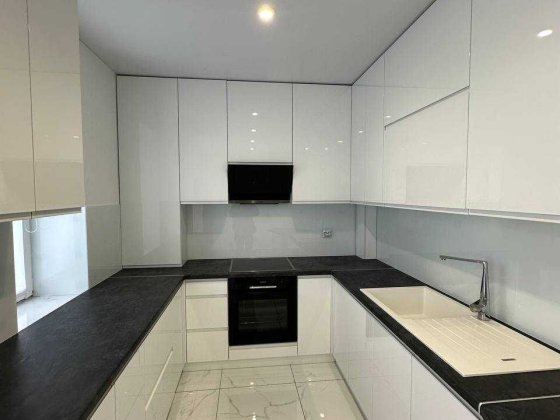 Продам 2к квартиру вул Івасюка з ремонтом зручний поверх.Без комісії. Івано-Франківськ