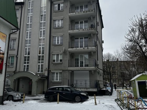 Елітна квартира в центрі міста з виглядом на парк та Собор. Луцк