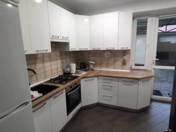 Продається трикімнатна квартира (частина будинку) Луцьк