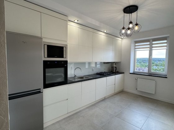 2кімнатна з якісним ремонтом і кладова у подарунок Івано-Франківськ