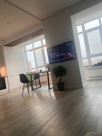 Продам квартиру в новобудові з ремонтом. - фото 1