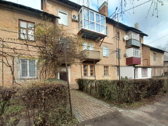 Продам 2х кімнатну квартиру/ Піонер/ вул.Синьоводська/ Сталінка Кривой Рог