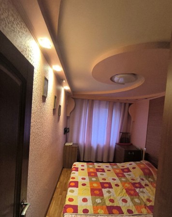 Продам 3 комнатную квартиру с ремонтом мебелью и техникой  17кв. - фото 1