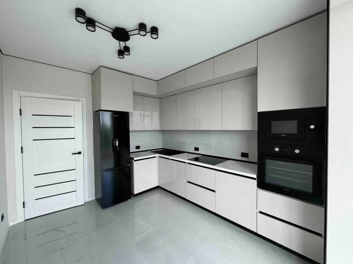 Продаж видової 1-кімнатної квартири в Івано-Франківську - фото 1