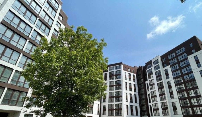 Готова 2к квартира, поруч міське озеро, центр - фото 1