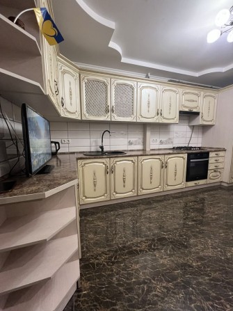 Продається велика 2 кімнатна квартира в обжитій новобудові - фото 1