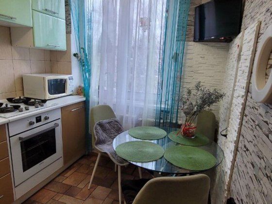 l Продам двокімнатну квартиру в Нагірній частині Кременчук