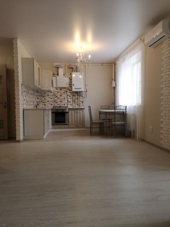 Євродвокімнатна квартира біля парку - фото 1