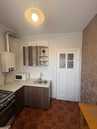 Продам 2-кімнатну квартиру в Ц-М районі. - фото 1