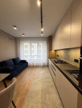 Продам квартиру з новим ремонтом, меблями, технікою! - фото 1