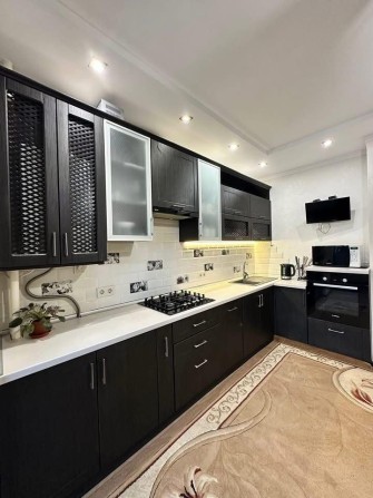 3-кімнатна квартира у Луцьку - фото 1