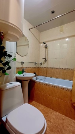 Простора 3-кімнатна квартира з окремими кімнатами - фото 1