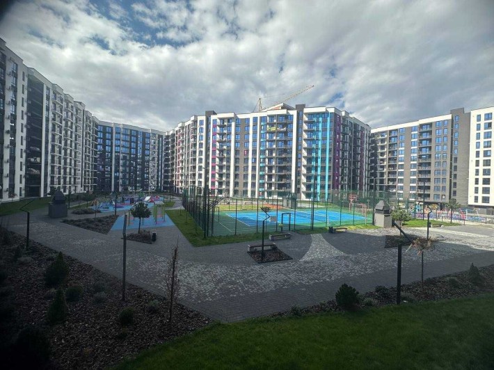 Продаю чудову квартиру в центрі міста готову під ремонт - фото 1