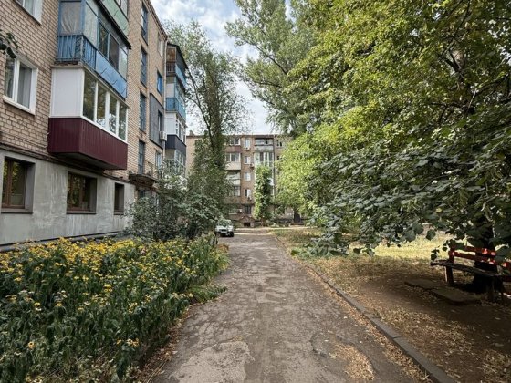 Продам 2х комнатную квартиру на пл.Освобождения Кривой Рог