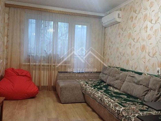 Продаж 2 кімн. квартири по вул. Космонавтів з меблями 3/5 не прохідна. Кривой Рог